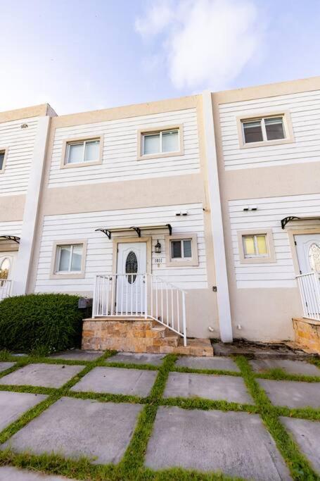 Comfortable 4Br Townhome At Calle 8 Μαϊάμι Εξωτερικό φωτογραφία